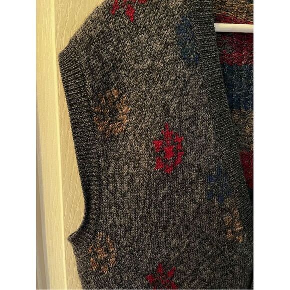 Tricots St. Raphael 100% Virgin Wool Gray Print Vest sz XL EUC - Picture 2 of 7
